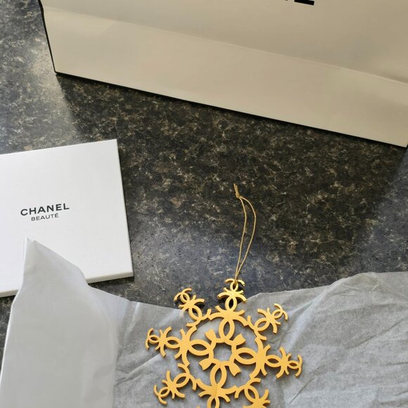 Chanel NIB LTD ED Christmas 2024 Ornament CC's Super Rare + free gift - Picture 4 of 6